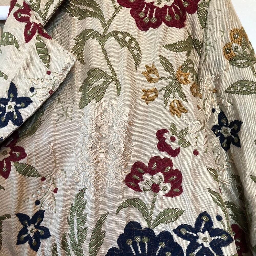 Women's Jacket - Picture 5 of 7